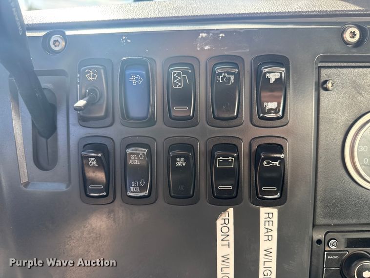 image for item EG2124 2013 Mack GU713 vacuum truck