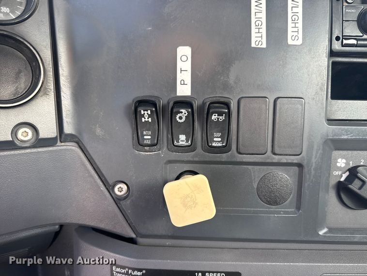 image for item EG2124 2013 Mack GU713 vacuum truck