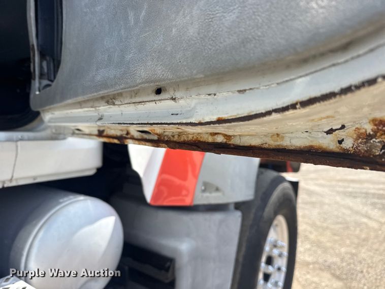 image for item EG2124 2013 Mack GU713 vacuum truck