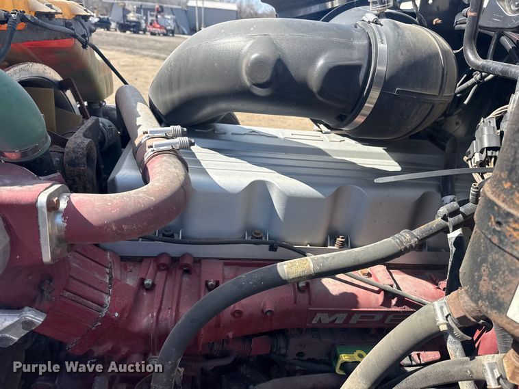 image for item EG2124 2013 Mack GU713 vacuum truck