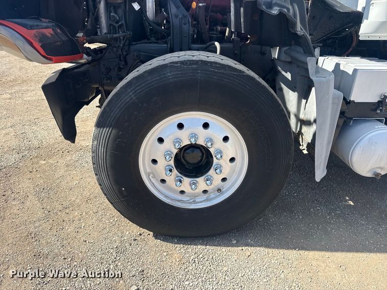 image for item EG2124 2013 Mack GU713 vacuum truck