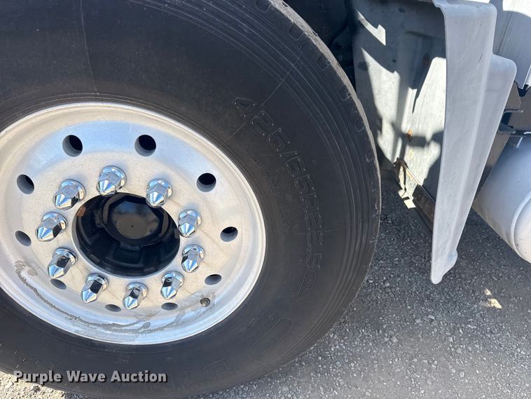 image for item EG2124 2013 Mack GU713 vacuum truck