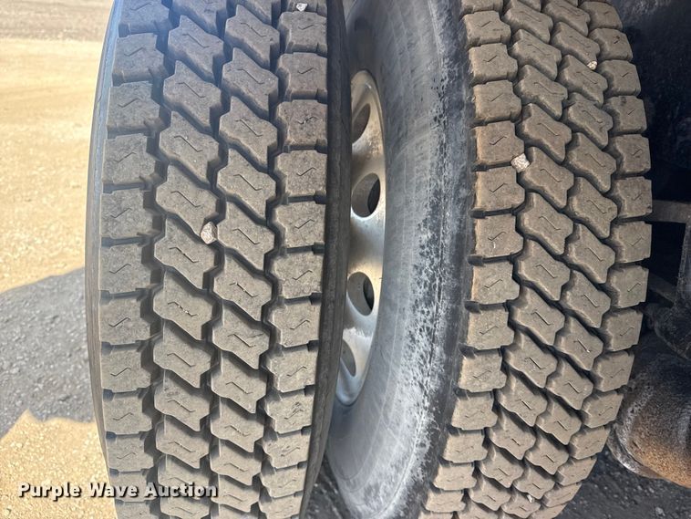 image for item EG2124 2013 Mack GU713 vacuum truck