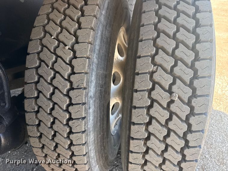 image for item EG2124 2013 Mack GU713 vacuum truck