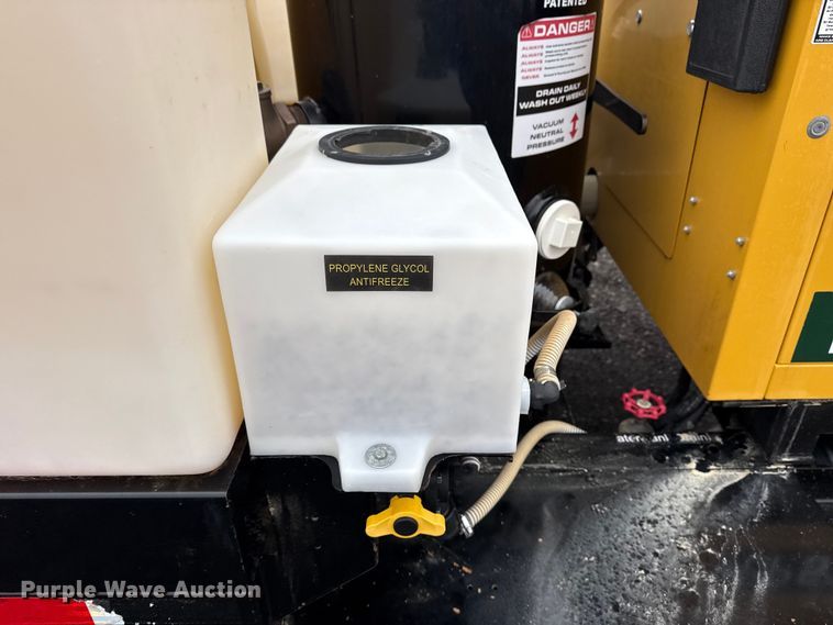 image for item EG2166 2022 Vermeer LP573 SDT vacuum excavator