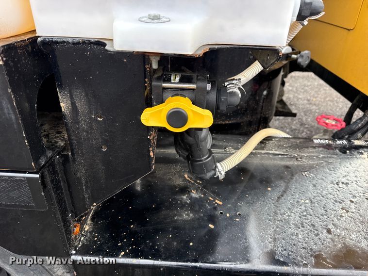 image for item EG2166 2022 Vermeer LP573 SDT vacuum excavator