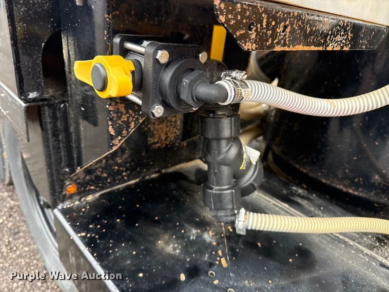 image for item EG2166 2022 Vermeer LP573 SDT vacuum excavator