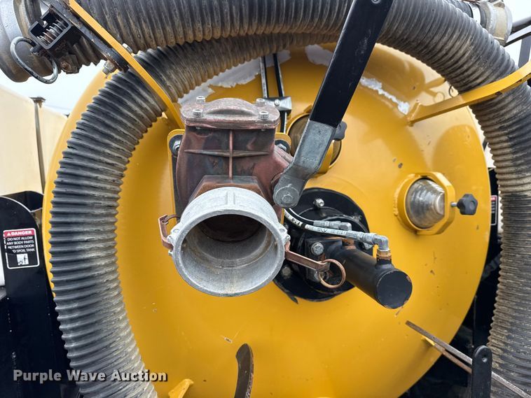 image for item EG2166 2022 Vermeer LP573 SDT vacuum excavator