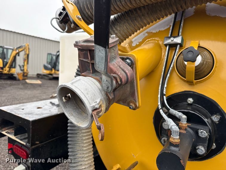 image for item EG2166 2022 Vermeer LP573 SDT vacuum excavator