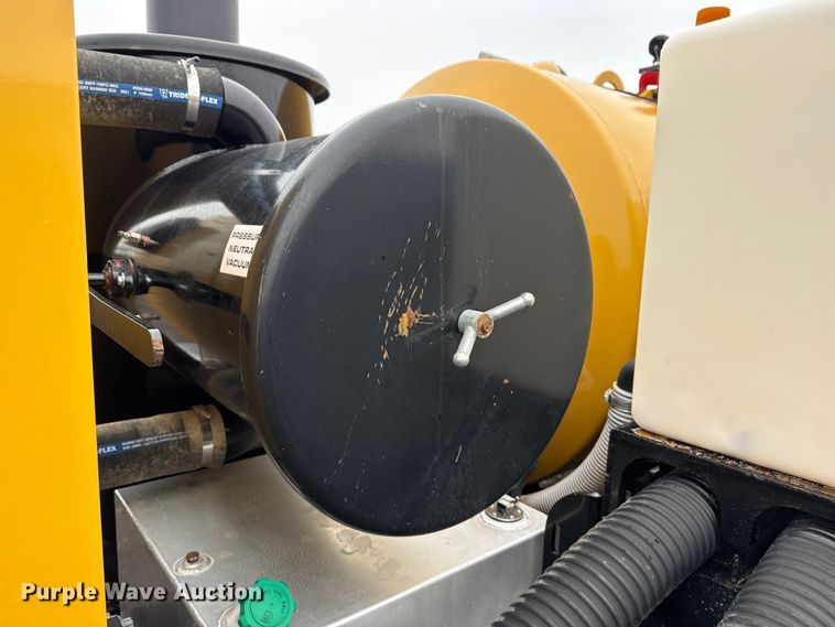 image for item EG2166 2022 Vermeer LP573 SDT vacuum excavator