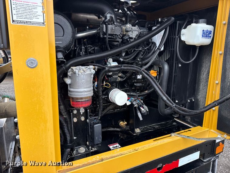 image for item EG2166 2022 Vermeer LP573 SDT vacuum excavator