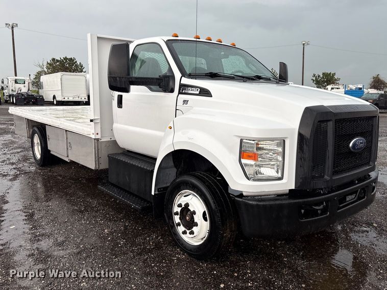image for item EG5698 2016 Ford F650 Super Duty flatbed truck