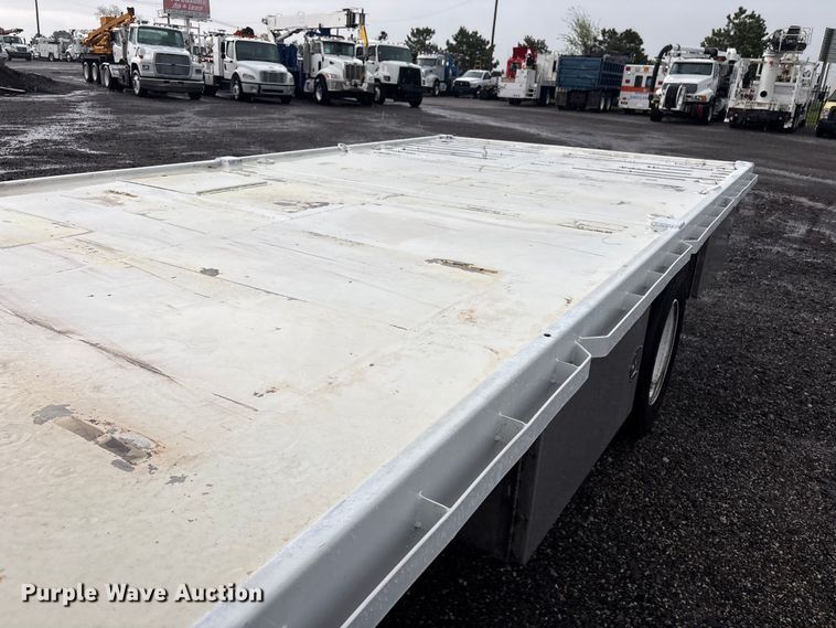 image for item EG5698 2016 Ford F650 Super Duty flatbed truck