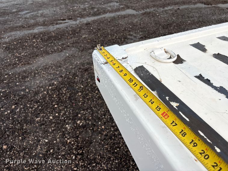 image for item EG5698 2016 Ford F650 Super Duty flatbed truck