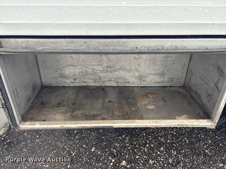 image for item EG5698 2016 Ford F650 Super Duty flatbed truck