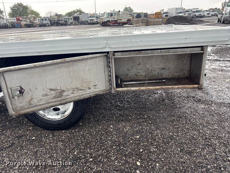 image for item EG5698 2016 Ford F650 Super Duty flatbed truck