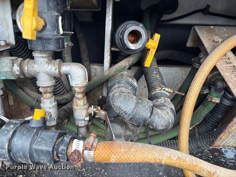 image for item EG5698 2016 Ford F650 Super Duty flatbed truck