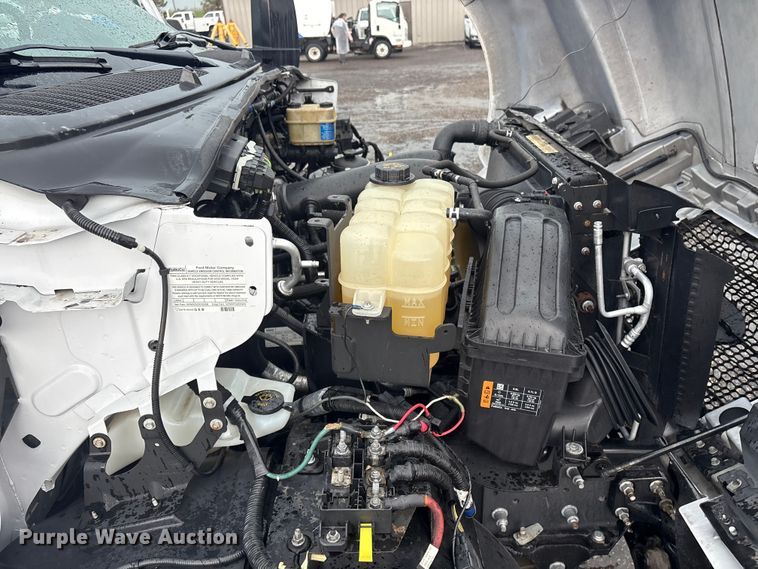 image for item EG5698 2016 Ford F650 Super Duty flatbed truck