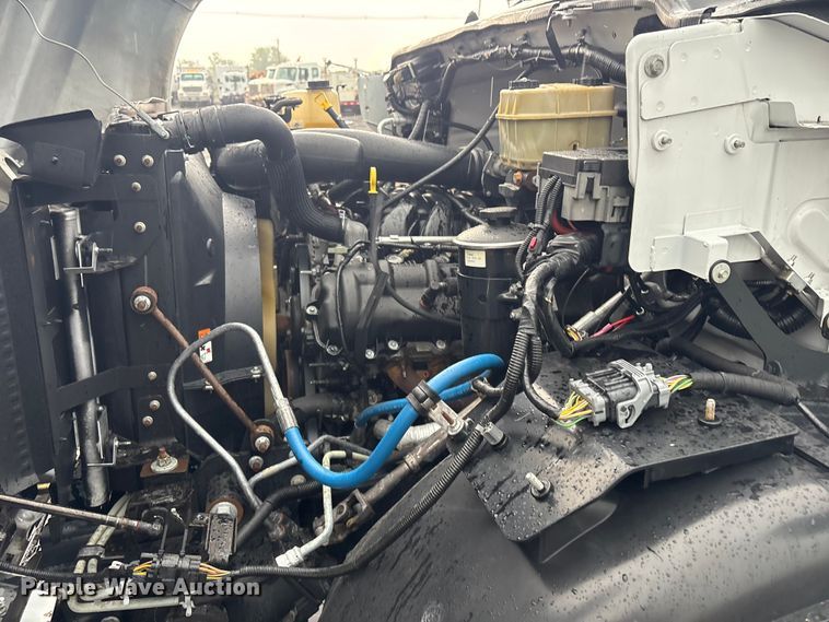 image for item EG5698 2016 Ford F650 Super Duty flatbed truck