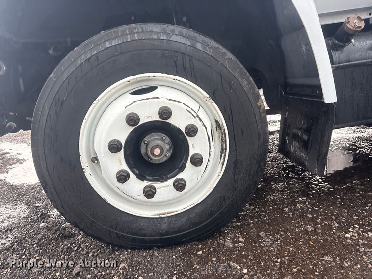 image for item EG5698 2016 Ford F650 Super Duty flatbed truck