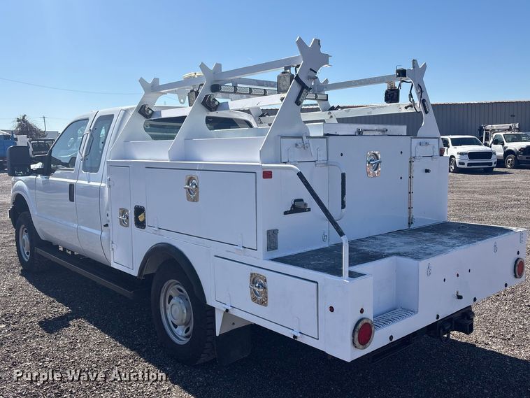 image for item EG8859 2015 Ford F250 Super Duty Ext. Cab utility bed pickup truck