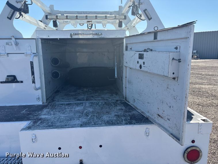 image for item EG8859 2015 Ford F250 Super Duty Ext. Cab utility bed pickup truck