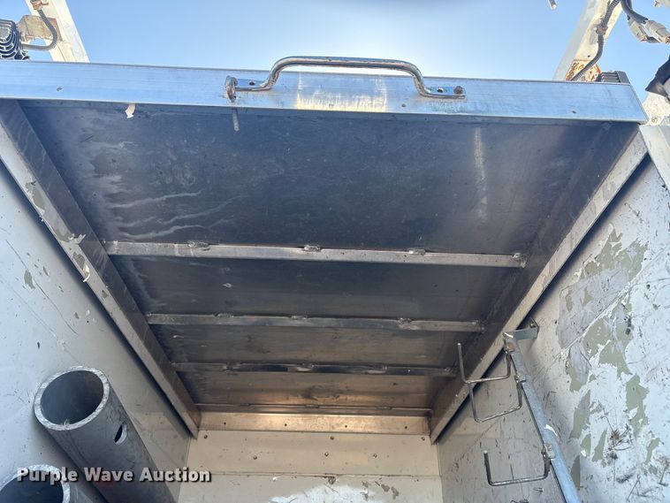 image for item EG8859 2015 Ford F250 Super Duty Ext. Cab utility bed pickup truck
