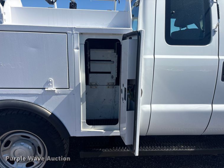 image for item EG8859 2015 Ford F250 Super Duty Ext. Cab utility bed pickup truck