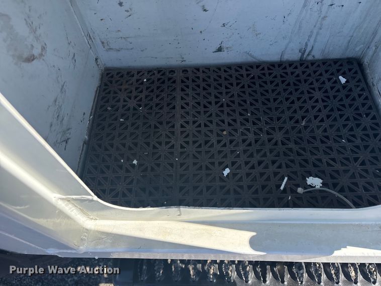 image for item EG8859 2015 Ford F250 Super Duty Ext. Cab utility bed pickup truck