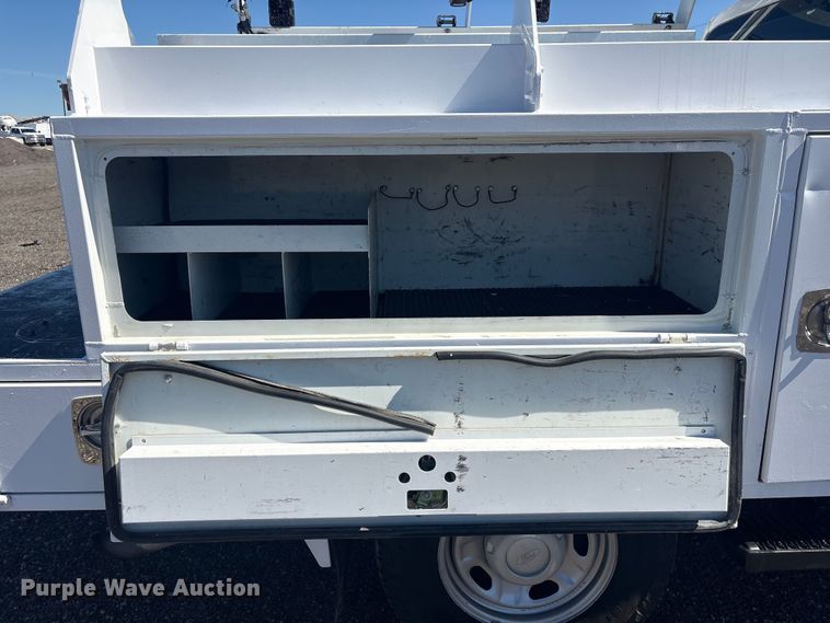 image for item EG8859 2015 Ford F250 Super Duty Ext. Cab utility bed pickup truck