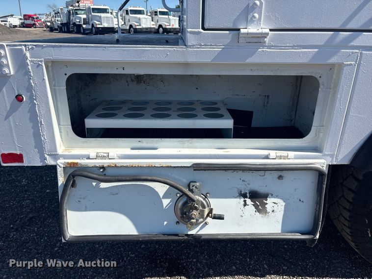 image for item EG8859 2015 Ford F250 Super Duty Ext. Cab utility bed pickup truck