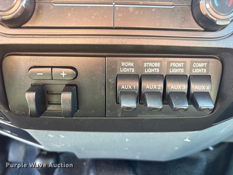 image for item EG8859 2015 Ford F250 Super Duty Ext. Cab utility bed pickup truck