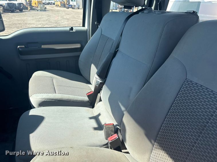 image for item EG8859 2015 Ford F250 Super Duty Ext. Cab utility bed pickup truck