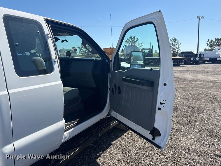 image for item EG8859 2015 Ford F250 Super Duty Ext. Cab utility bed pickup truck