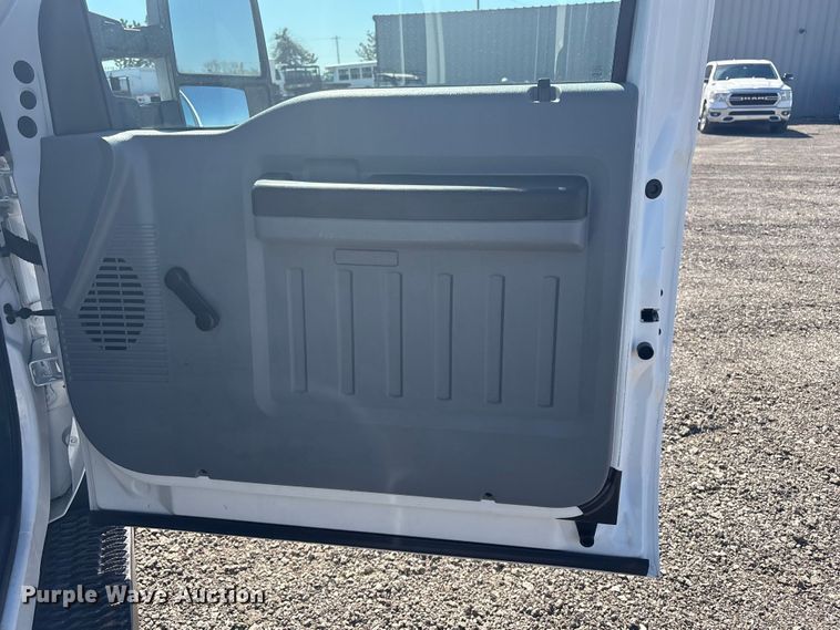 image for item EG8859 2015 Ford F250 Super Duty Ext. Cab utility bed pickup truck
