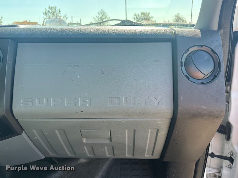 image for item EG8859 2015 Ford F250 Super Duty Ext. Cab utility bed pickup truck