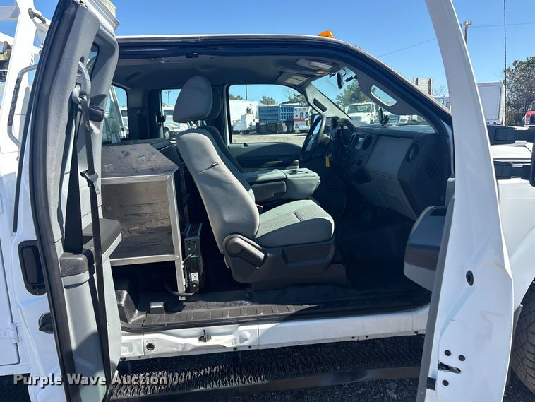 image for item EG8859 2015 Ford F250 Super Duty Ext. Cab utility bed pickup truck