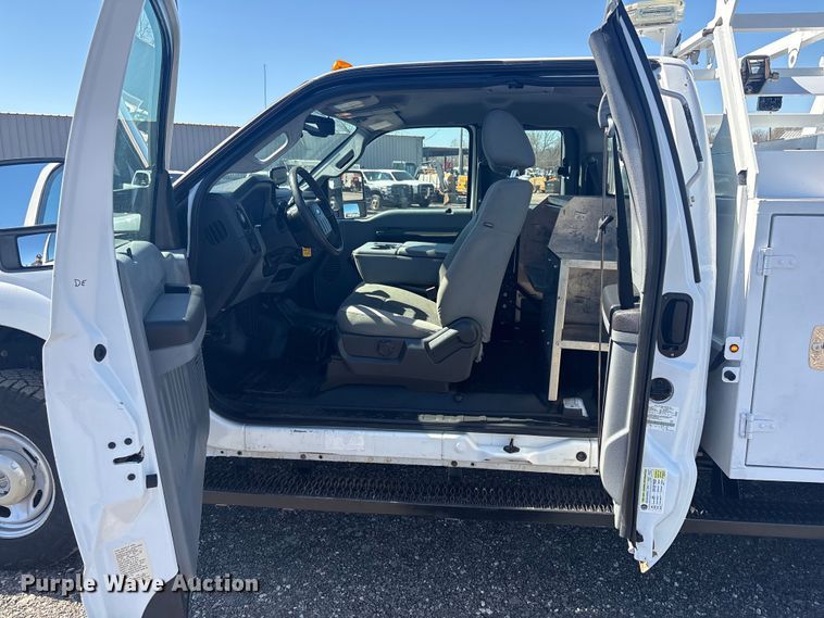 image for item EG8859 2015 Ford F250 Super Duty Ext. Cab utility bed pickup truck