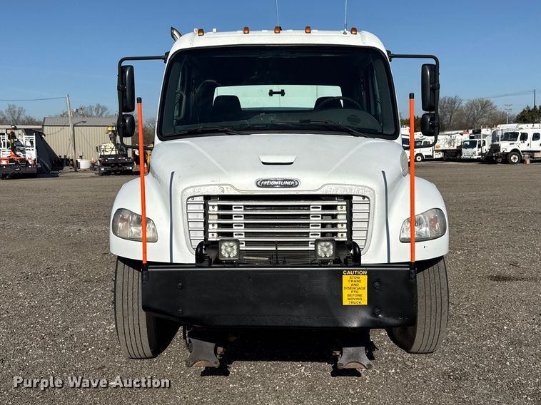 image for item EG8898 2007 Freightliner Business Class M2 crane truck