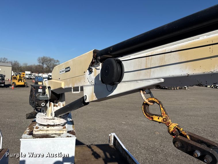 image for item EG8898 2007 Freightliner Business Class M2 crane truck