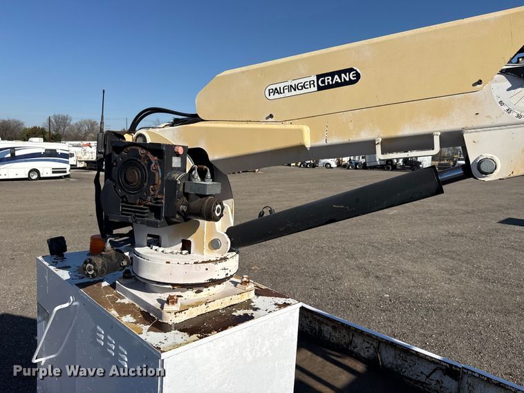 image for item EG8898 2007 Freightliner Business Class M2 crane truck