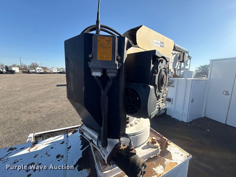 image for item EG8898 2007 Freightliner Business Class M2 crane truck