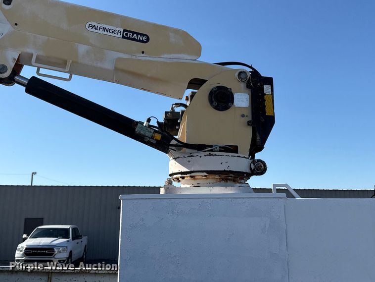 image for item EG8898 2007 Freightliner Business Class M2 crane truck