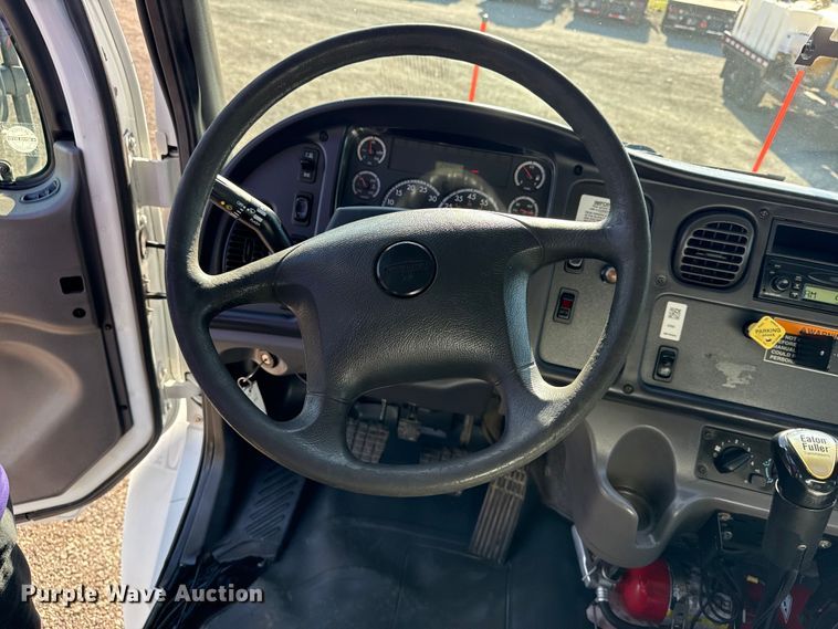 image for item EG8898 2007 Freightliner Business Class M2 crane truck
