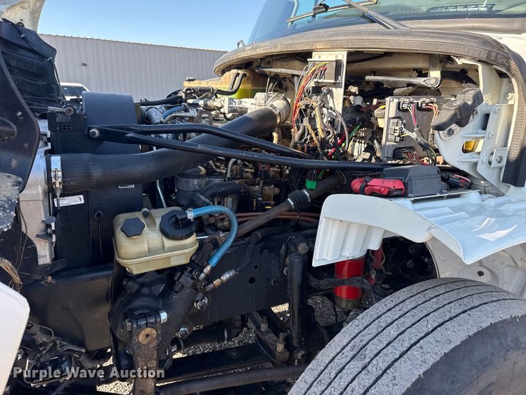 image for item EG8898 2007 Freightliner Business Class M2 crane truck