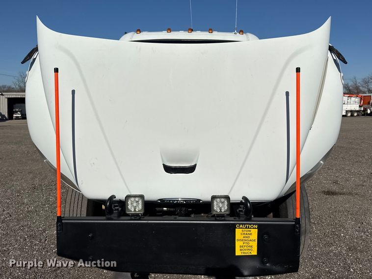 image for item EG8898 2007 Freightliner Business Class M2 crane truck