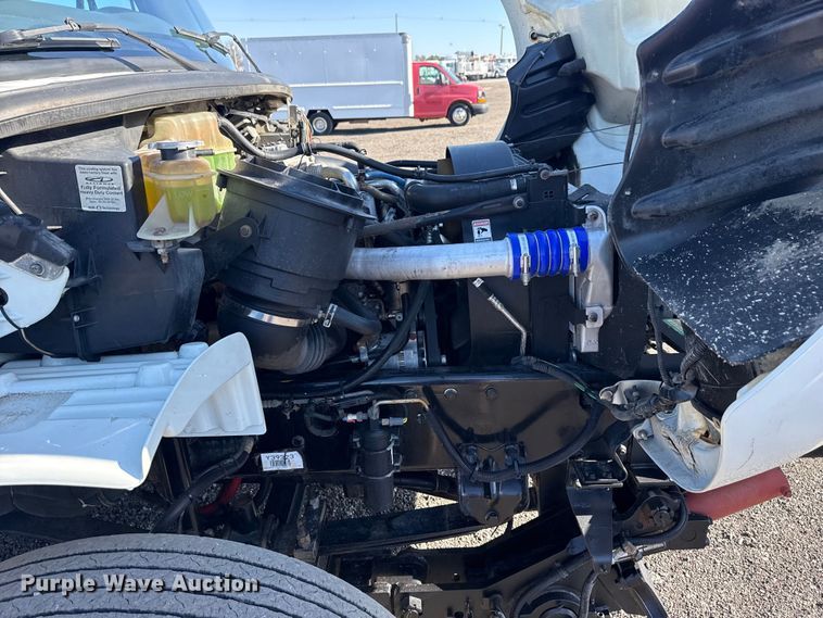 image for item EG8898 2007 Freightliner Business Class M2 crane truck
