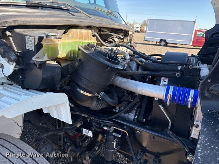 image for item EG8898 2007 Freightliner Business Class M2 crane truck