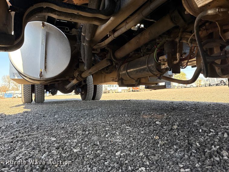 image for item EG8898 2007 Freightliner Business Class M2 crane truck