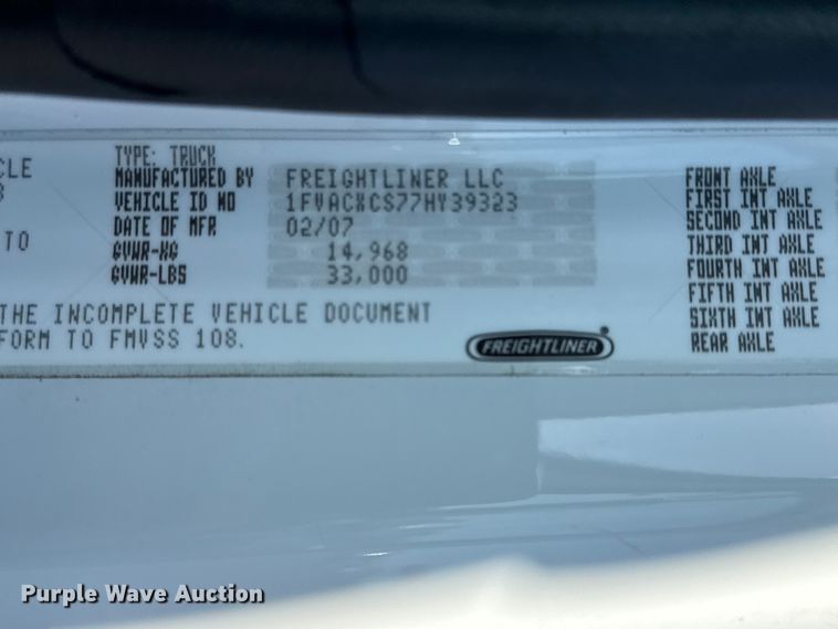 image for item EG8898 2007 Freightliner Business Class M2 crane truck